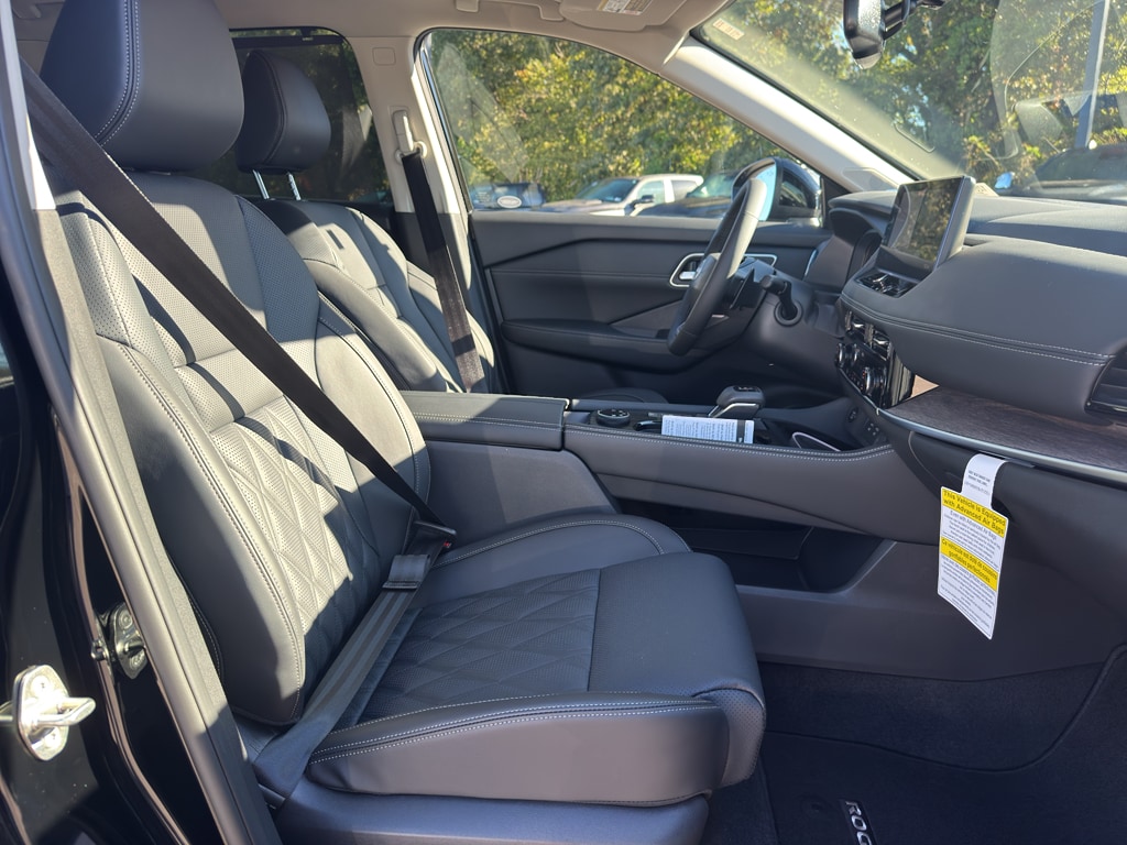 2026 Nissan Rogue Platinum - Photo 16