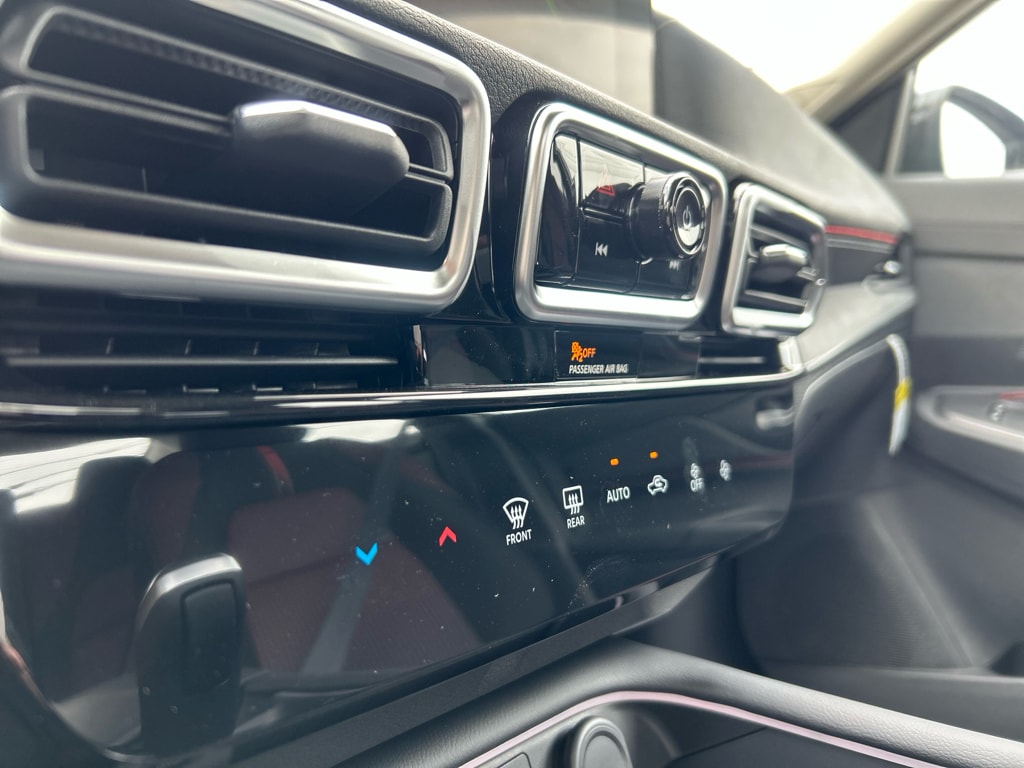 2026 Nissan Sentra SR - Photo 29