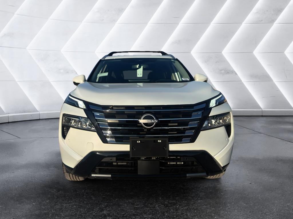 2026 Nissan Rogue Platinum photo 2