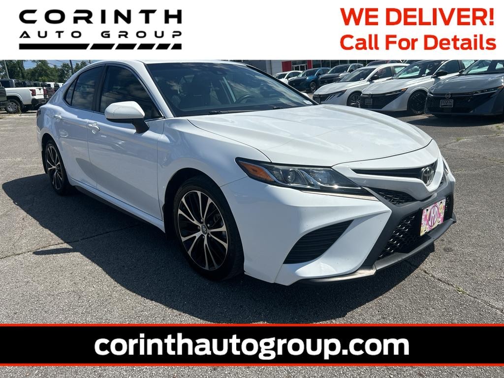 Used 2020 Toyota Camry SE Sedan