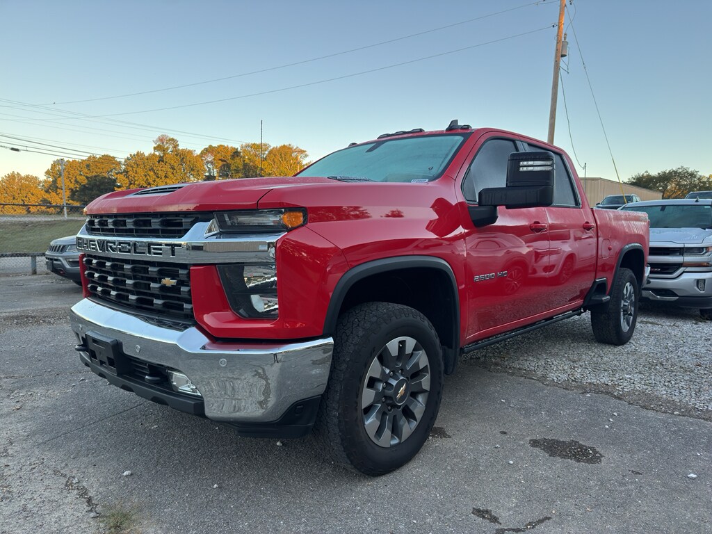 2023 Chevrolet Silverado 2500HD LT photo 3
