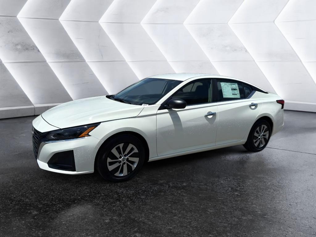 2025 Nissan Altima S photo 3