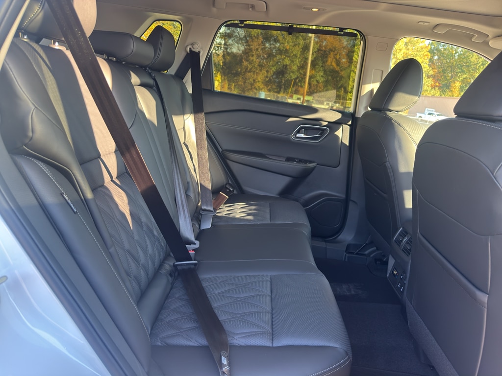 2026 Nissan Rogue Platinum - Photo 17
