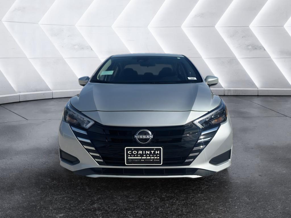 2025 Nissan Versa 1.6 SV photo 2