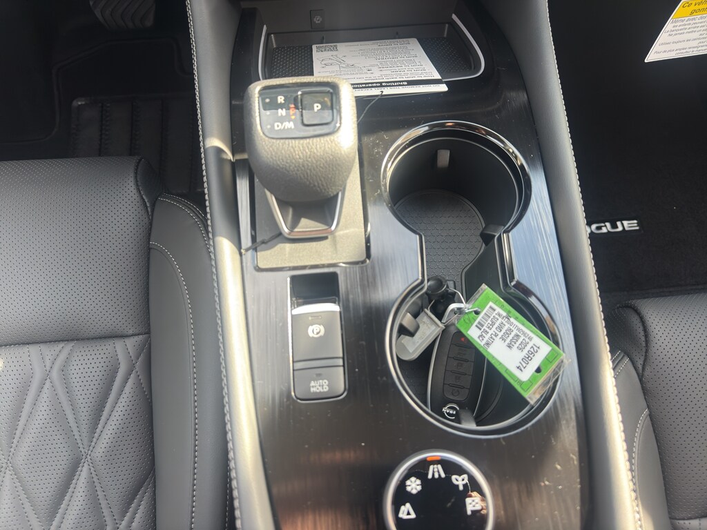 2026 Nissan Rogue Platinum - Photo 15