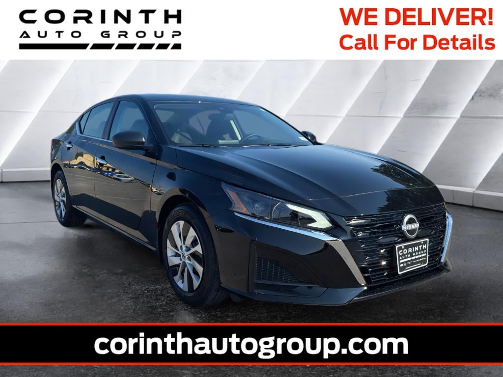 2025 Nissan Altima S's photo