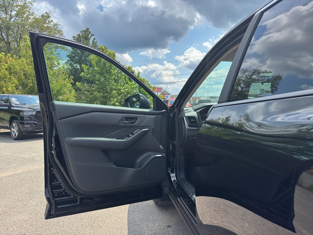 2026 Nissan Rogue S - Photo 17