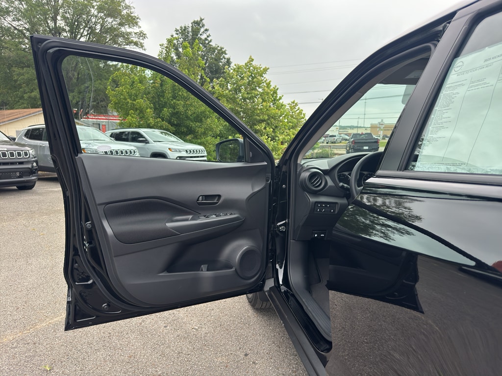 2025 Nissan KICKS PLAY Base - Photo 18