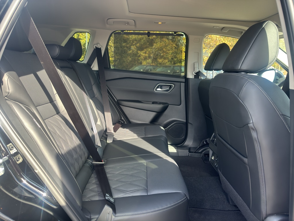 2026 Nissan Rogue Platinum - Photo 17