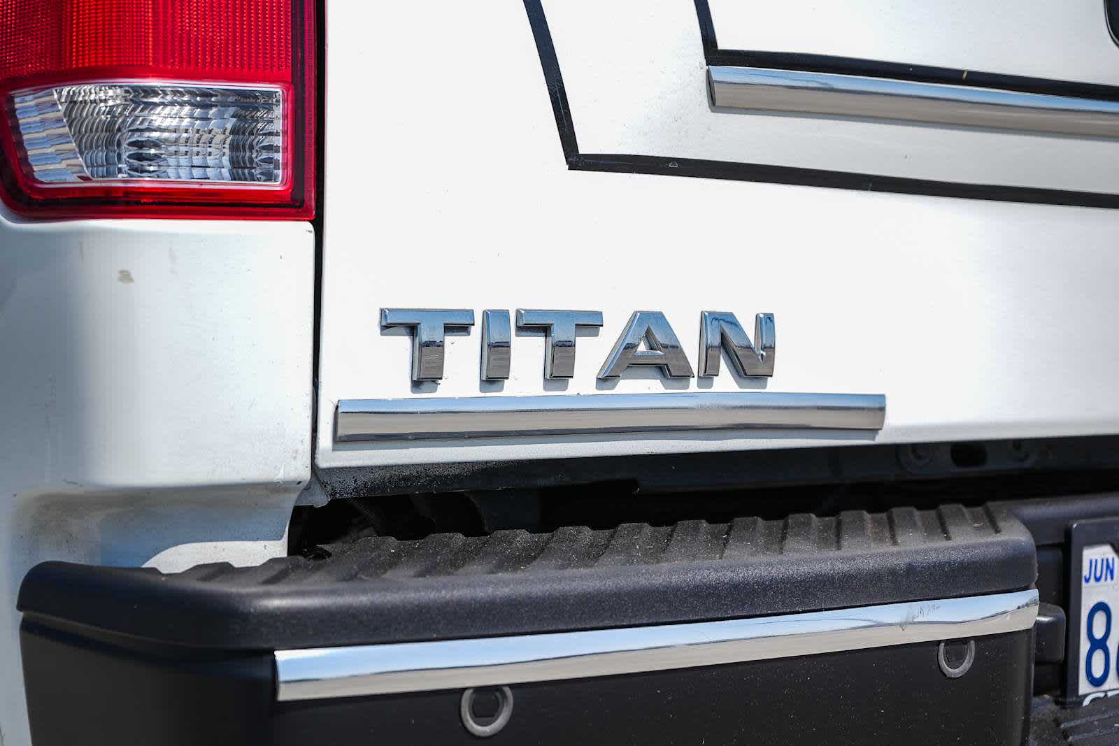 Thumbnail: 2013 Nissan Titan - 10