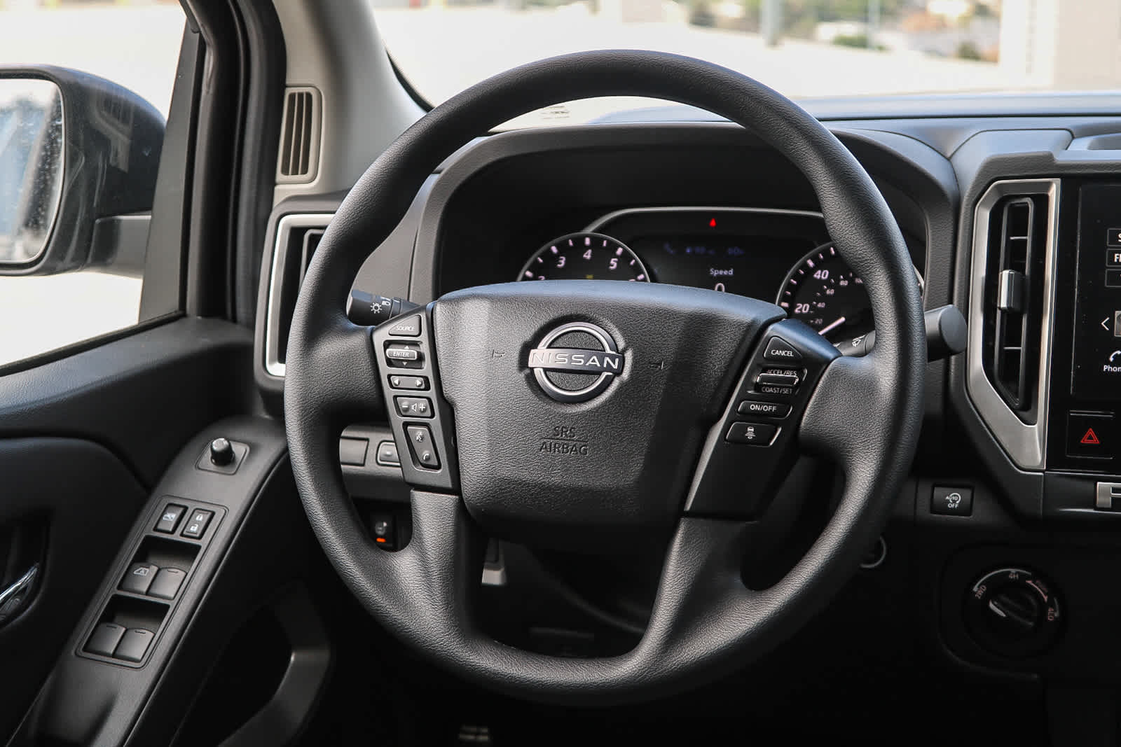 Thumbnail: 2025 Nissan Frontier - 17