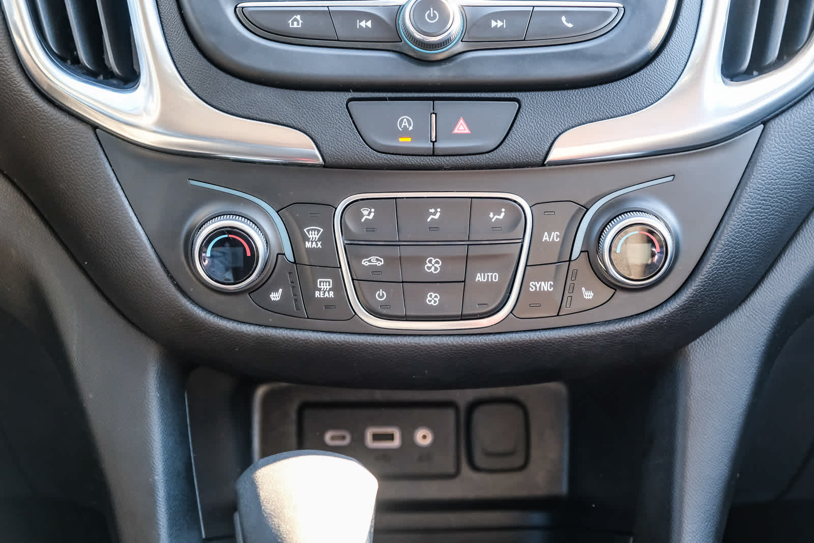 Thumbnail: 2024 Chevrolet Equinox - 15