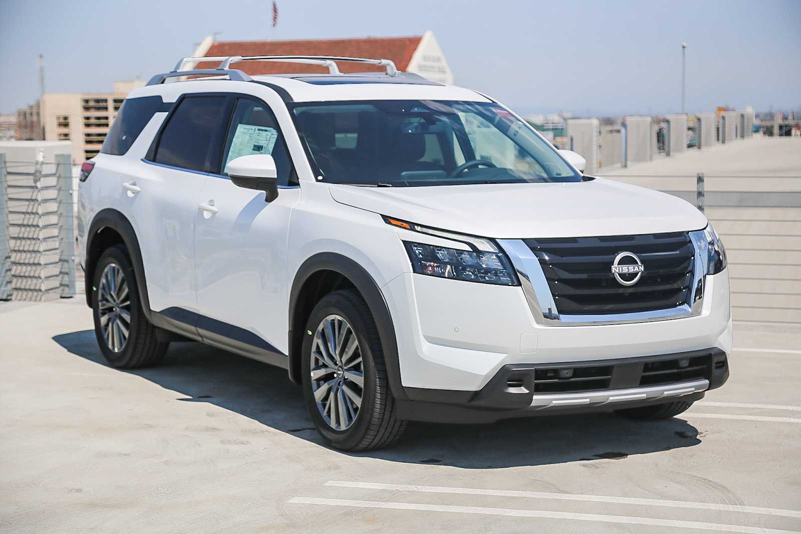 Thumbnail: 2025 Nissan Pathfinder - 3