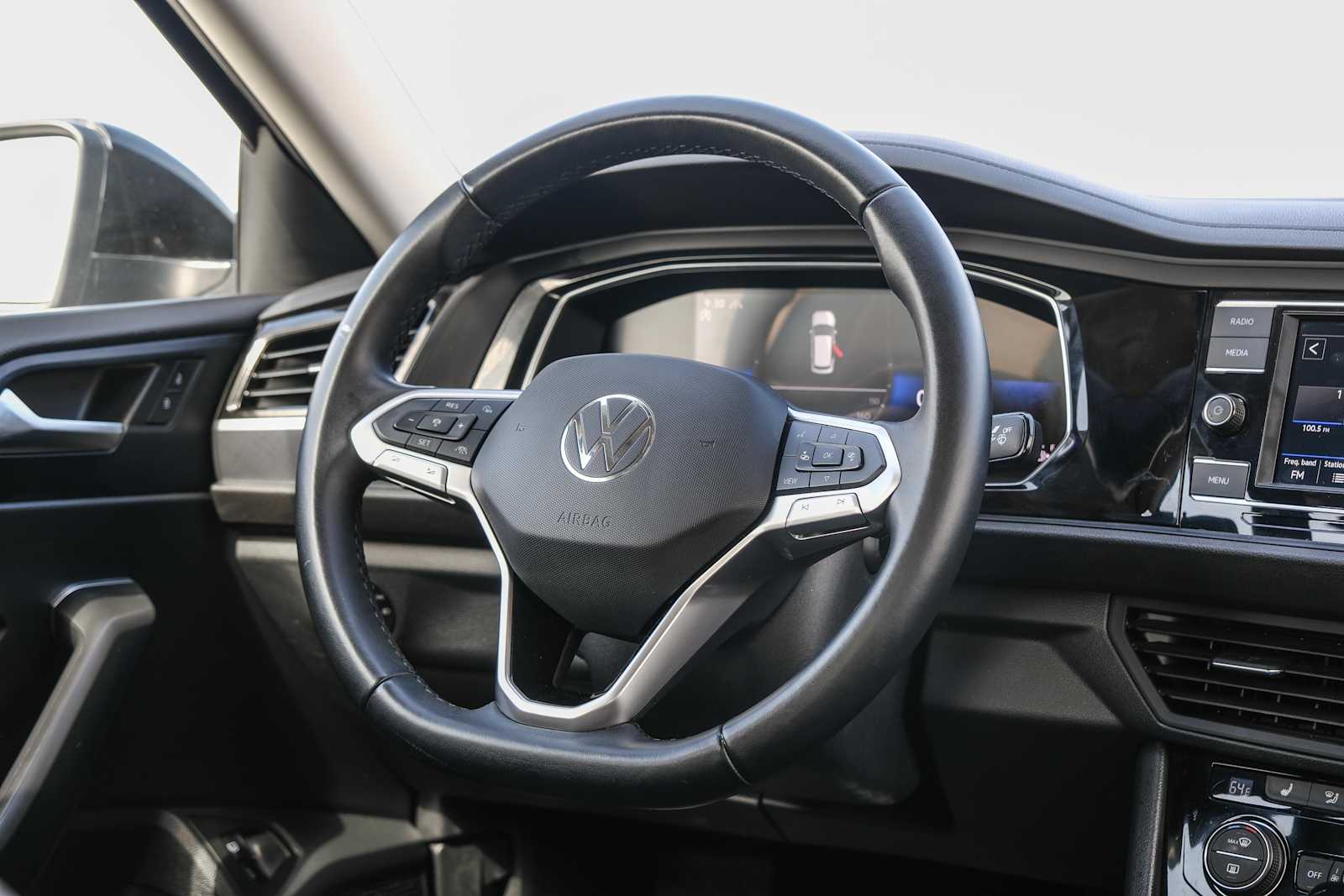 Thumbnail: 2024 Volkswagen Jetta - 15