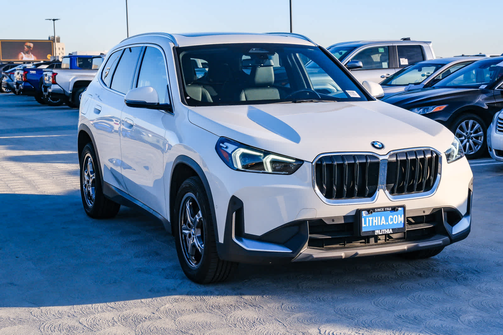 Thumbnail: 2023 BMW X1 - 3