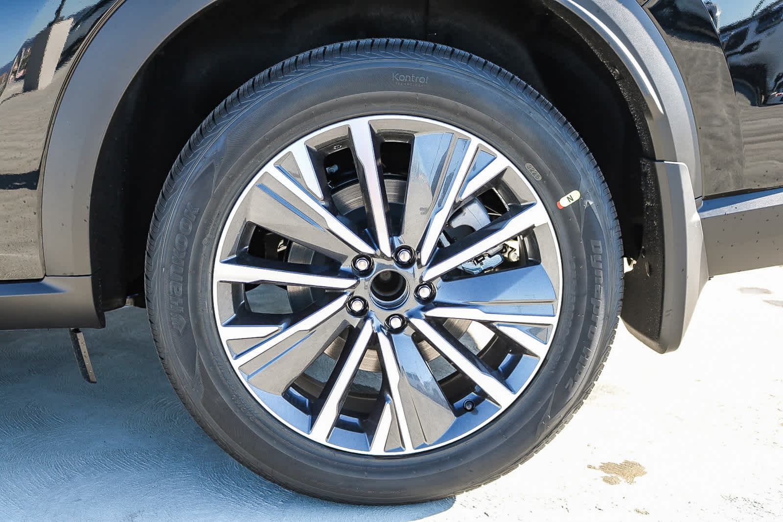 Thumbnail: 2026 INFINITI QX60 - 10