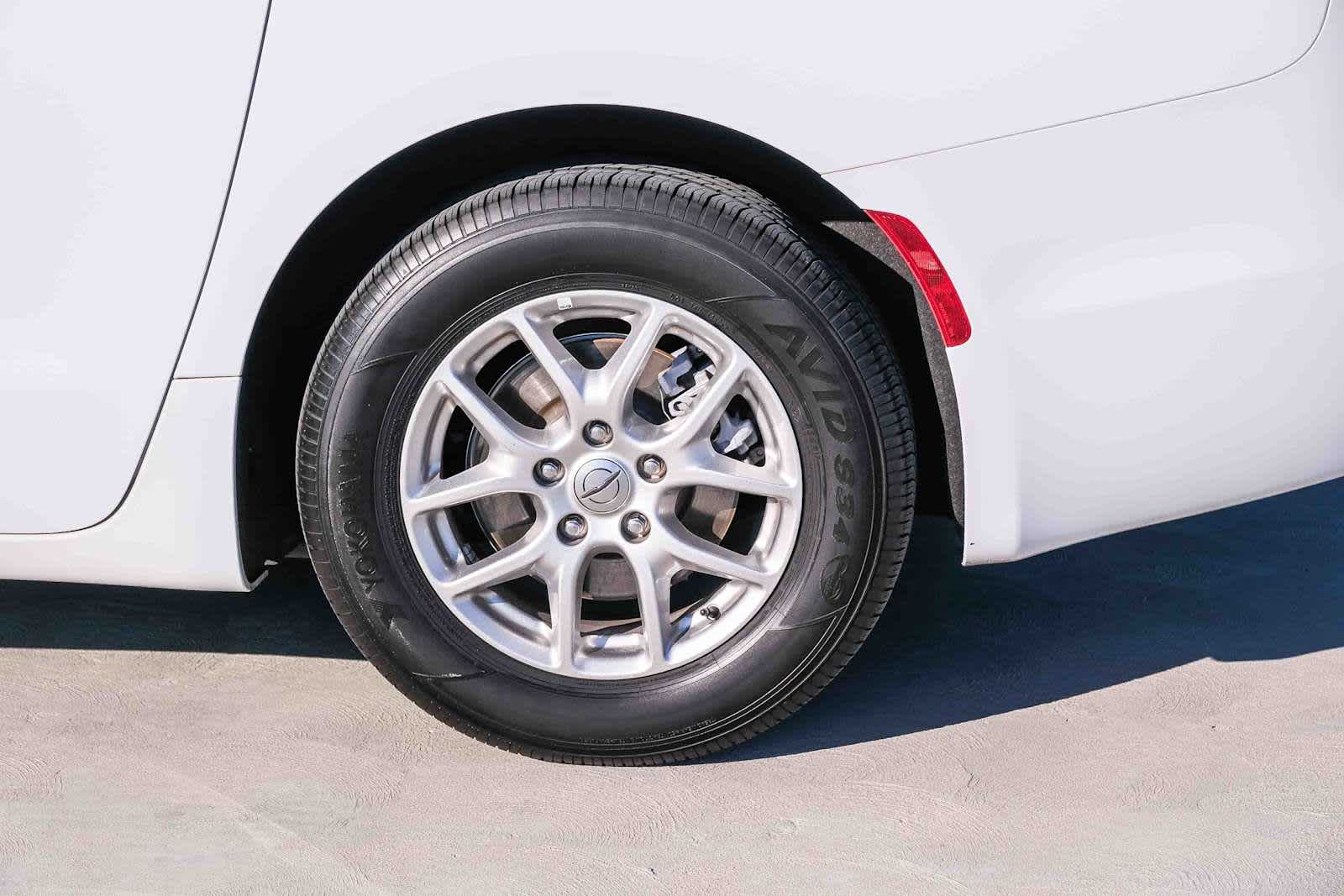 Thumbnail: 2024 Chrysler Pacifica - 9