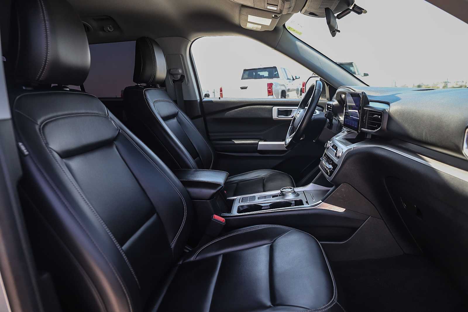 Thumbnail: 2021 Ford Explorer - 14