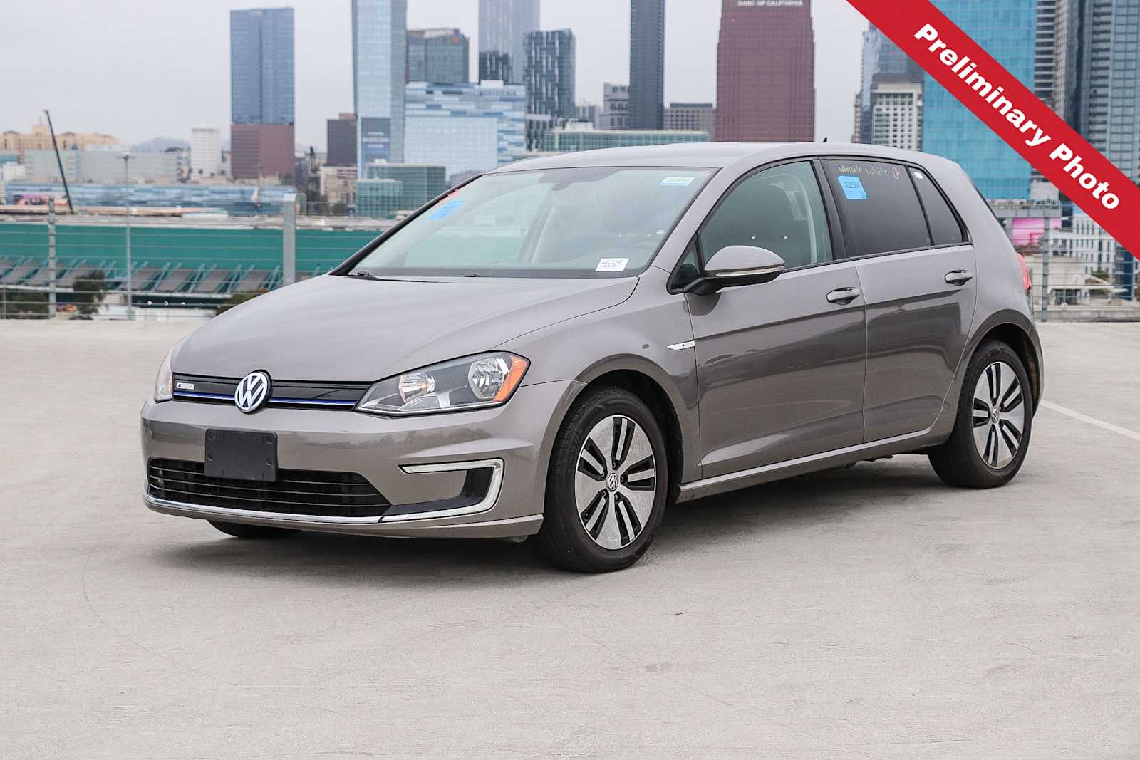 2016 Volkswagen e-Golf SE -
                  Los Angeles, CA