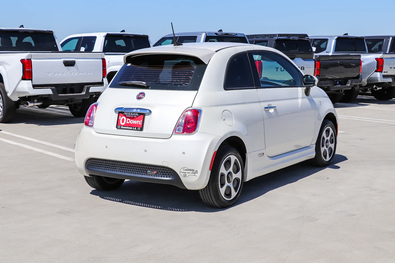 Thumbnail: 2016 Fiat 500e - 6