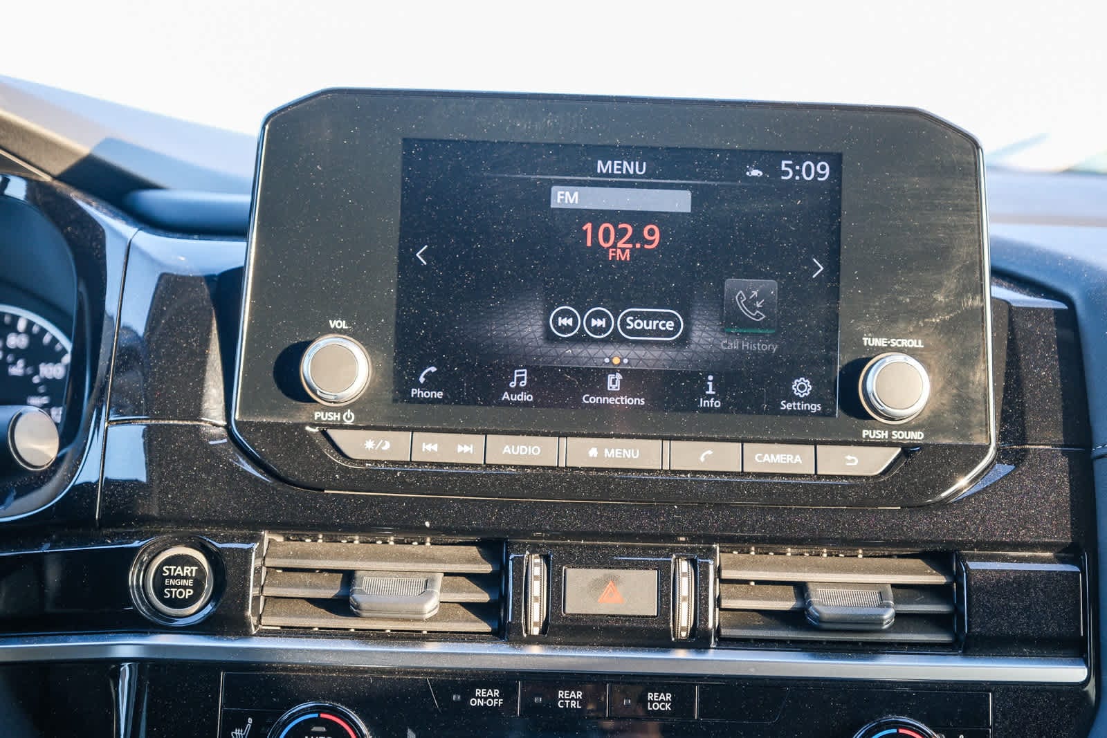 Thumbnail: 2024 Nissan Pathfinder - 16