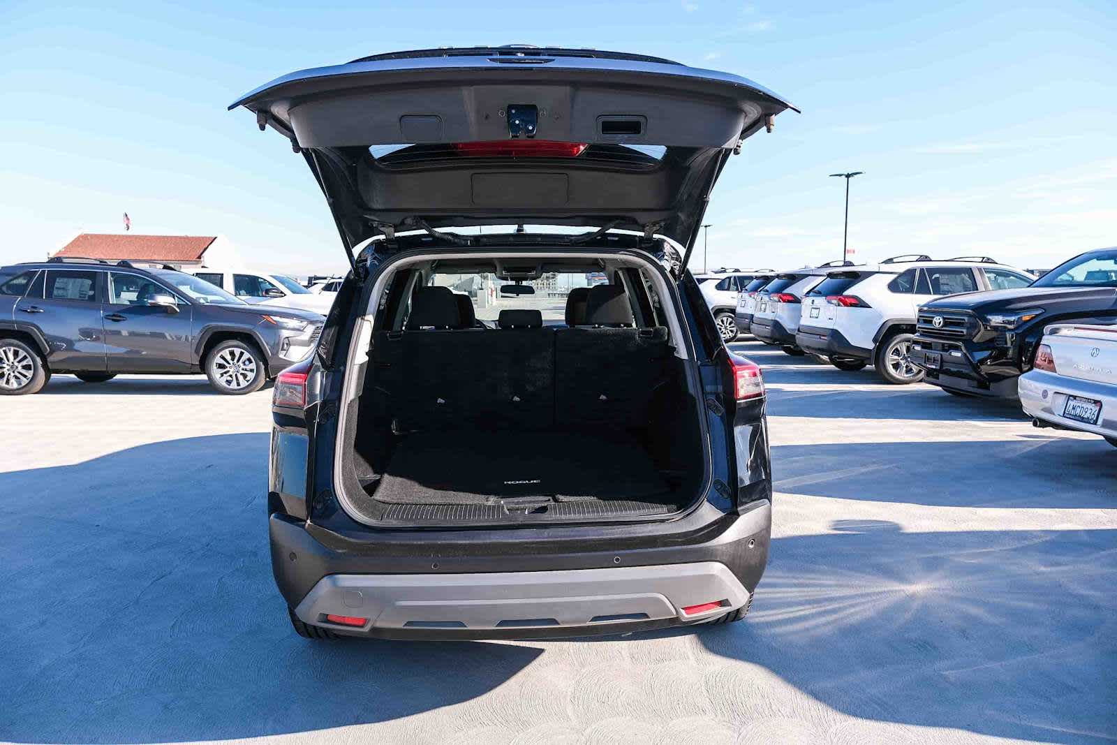 Thumbnail: 2023 Nissan Rogue - 23