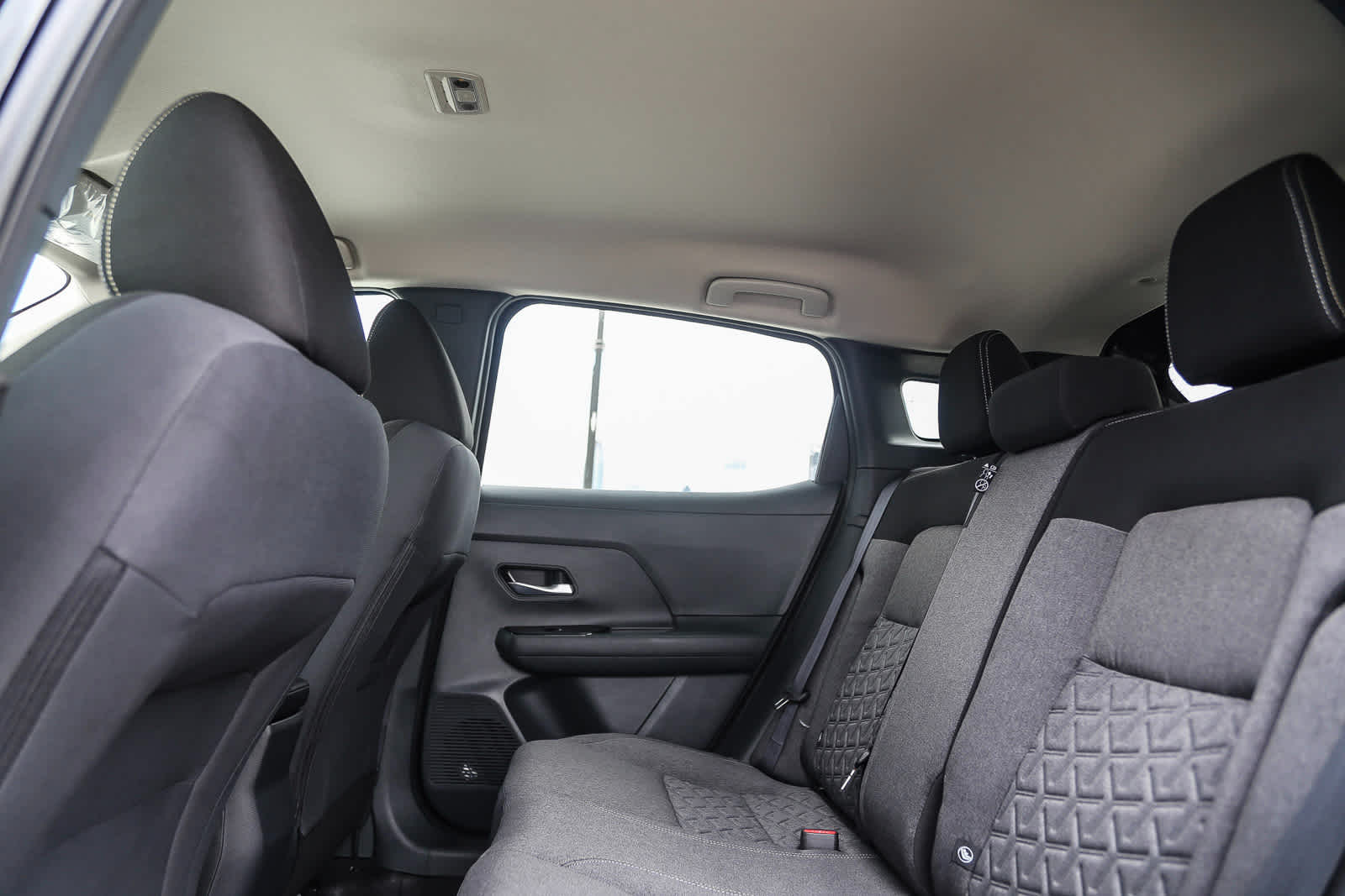 Thumbnail: 2025 Nissan Kicks - 18