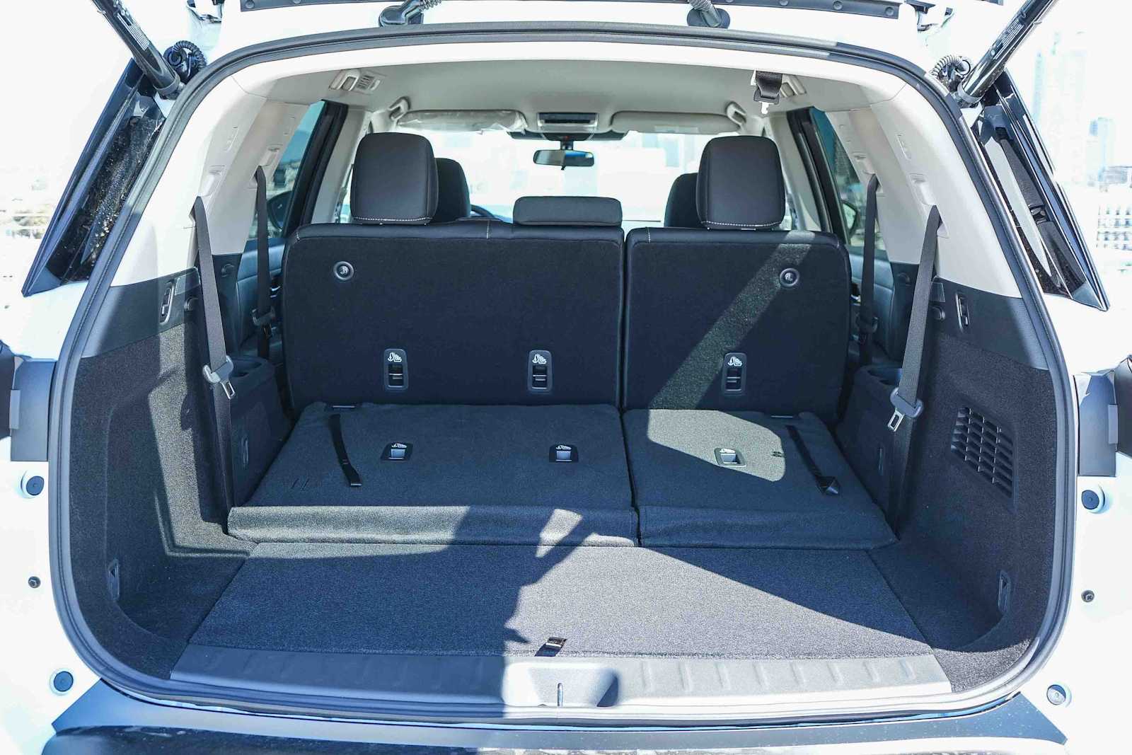 Thumbnail: 2026 Nissan Pathfinder - 12