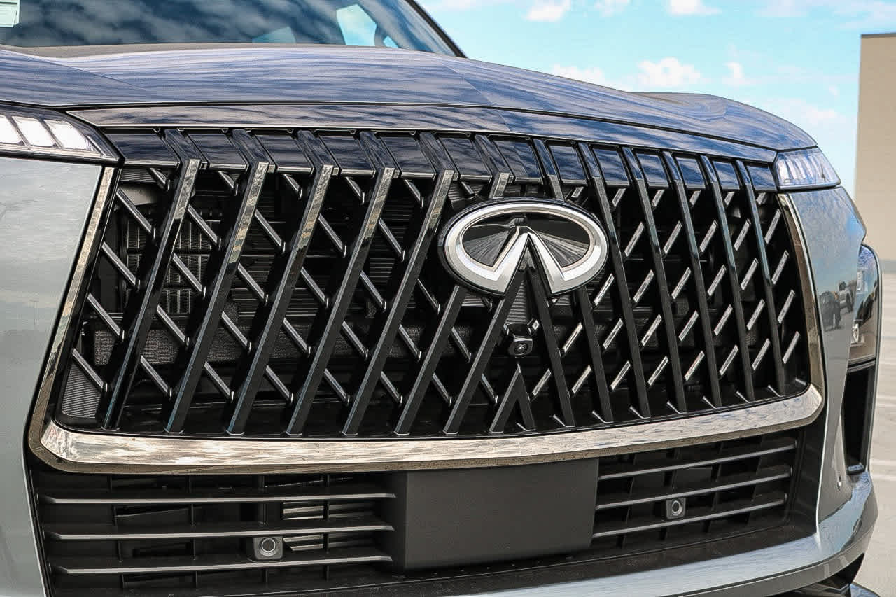 Thumbnail: 2026 INFINITI QX80 - 5