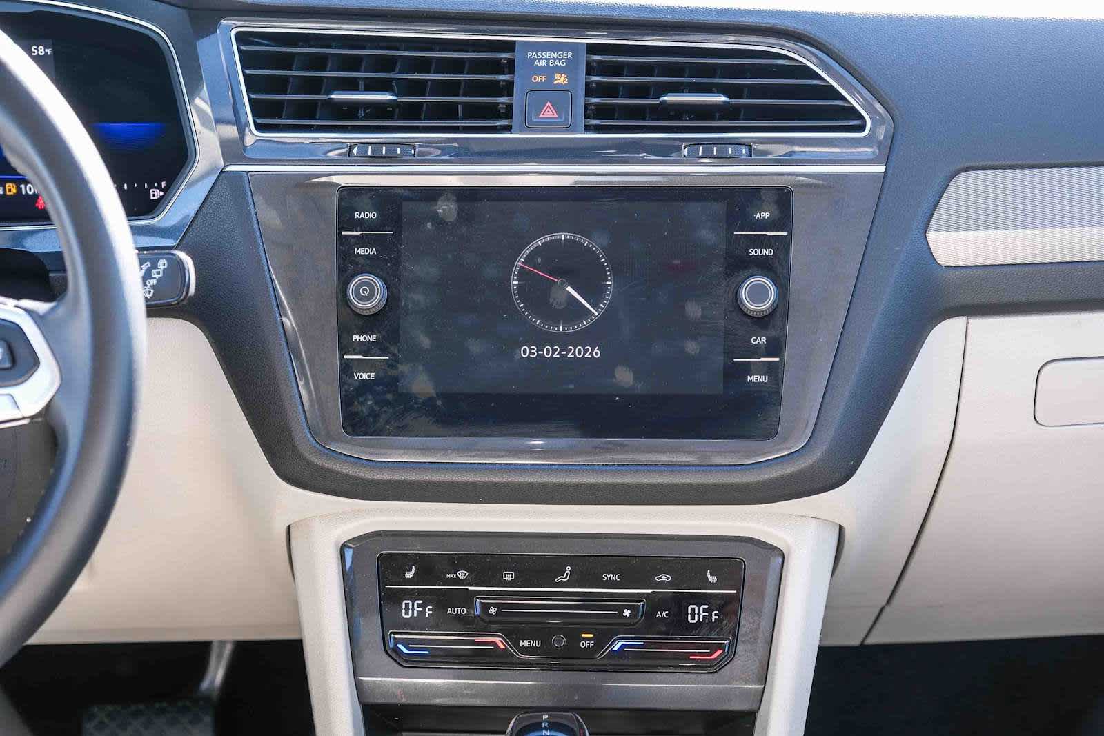 Thumbnail: 2022 Volkswagen Tiguan - 14