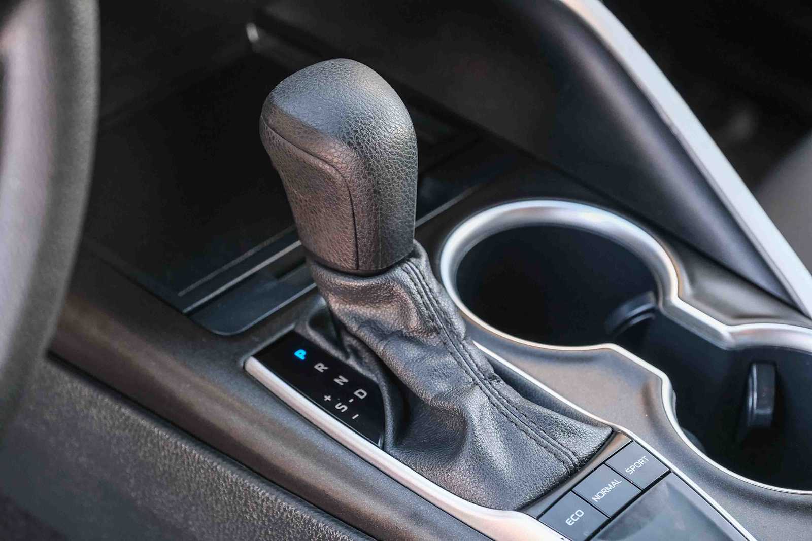 Thumbnail: 2024 Toyota Camry - 16