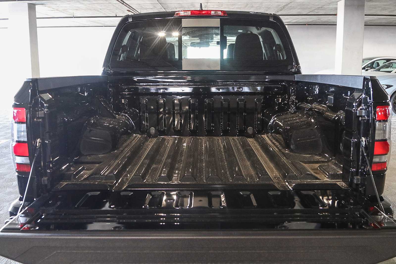 Thumbnail: 2025 Nissan Frontier - 12