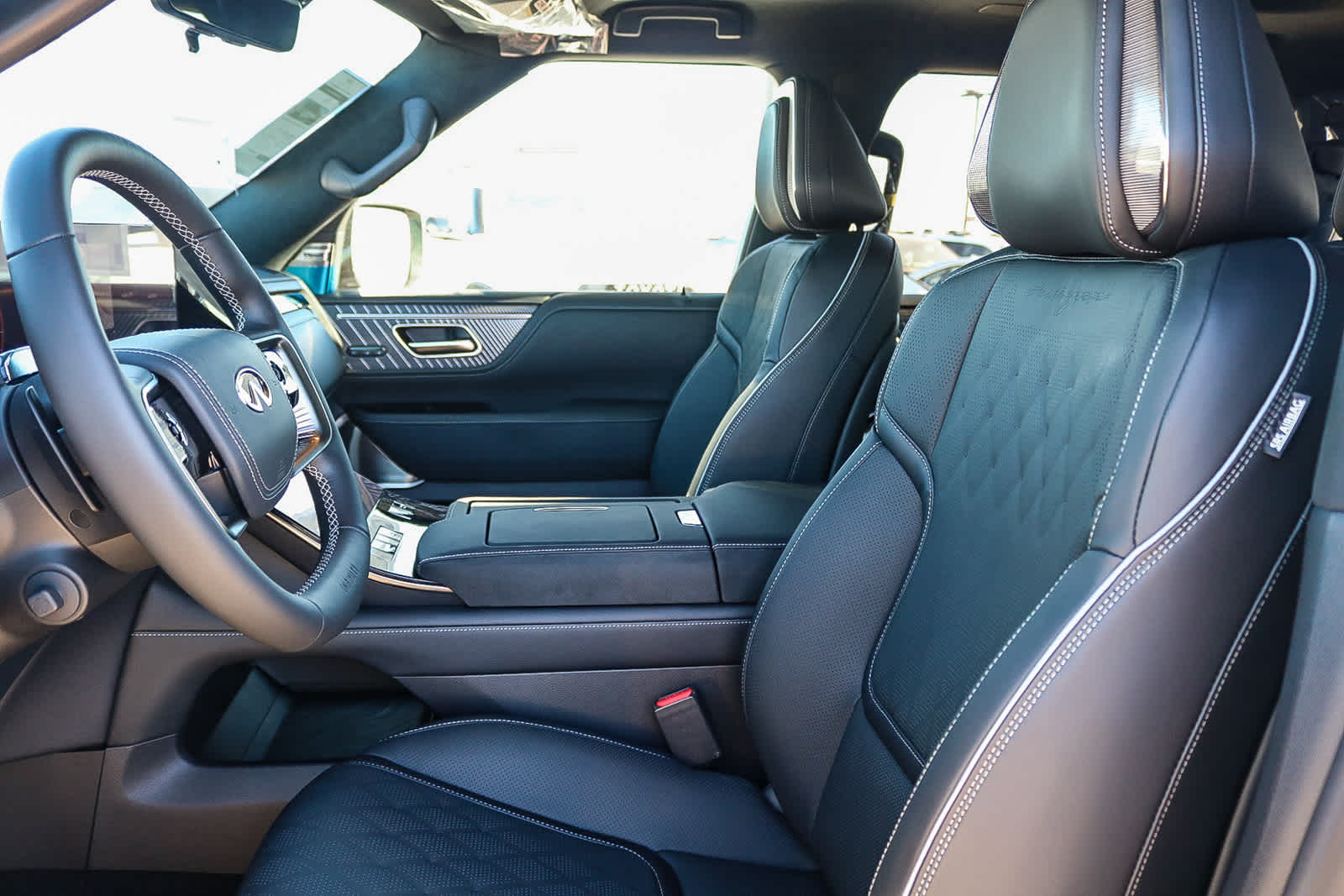 Thumbnail: 2026 INFINITI QX80 - 19