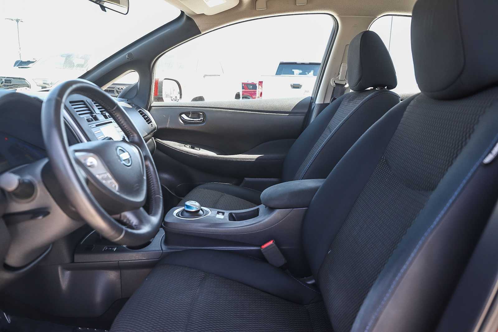 Thumbnail: 2013 Nissan Leaf - 15