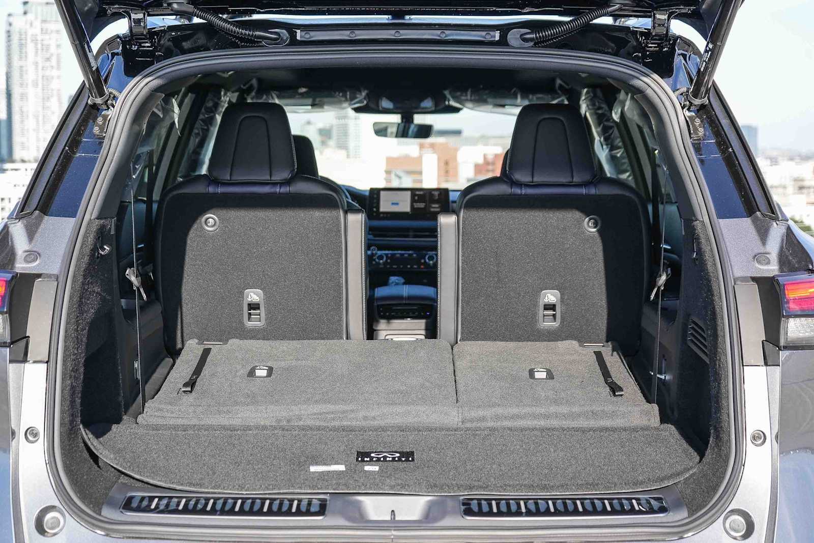 Thumbnail: 2026 INFINITI QX60 - 12