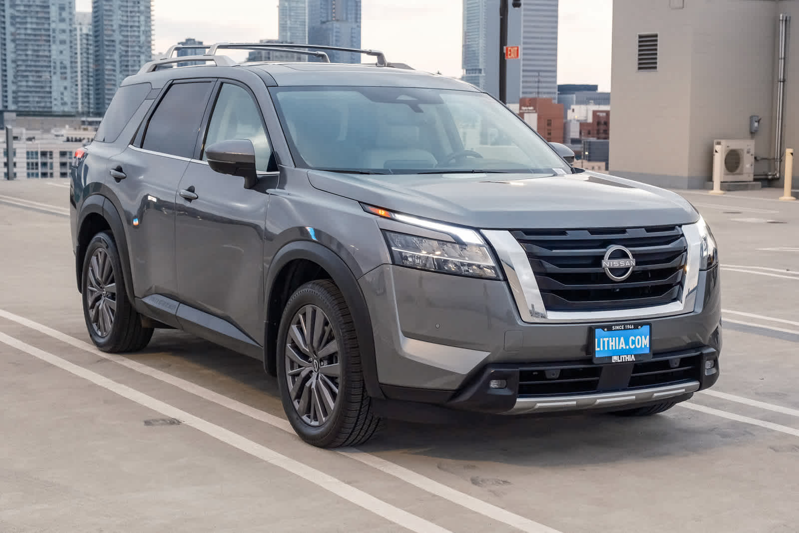 Thumbnail: 2022 Nissan Pathfinder - 3