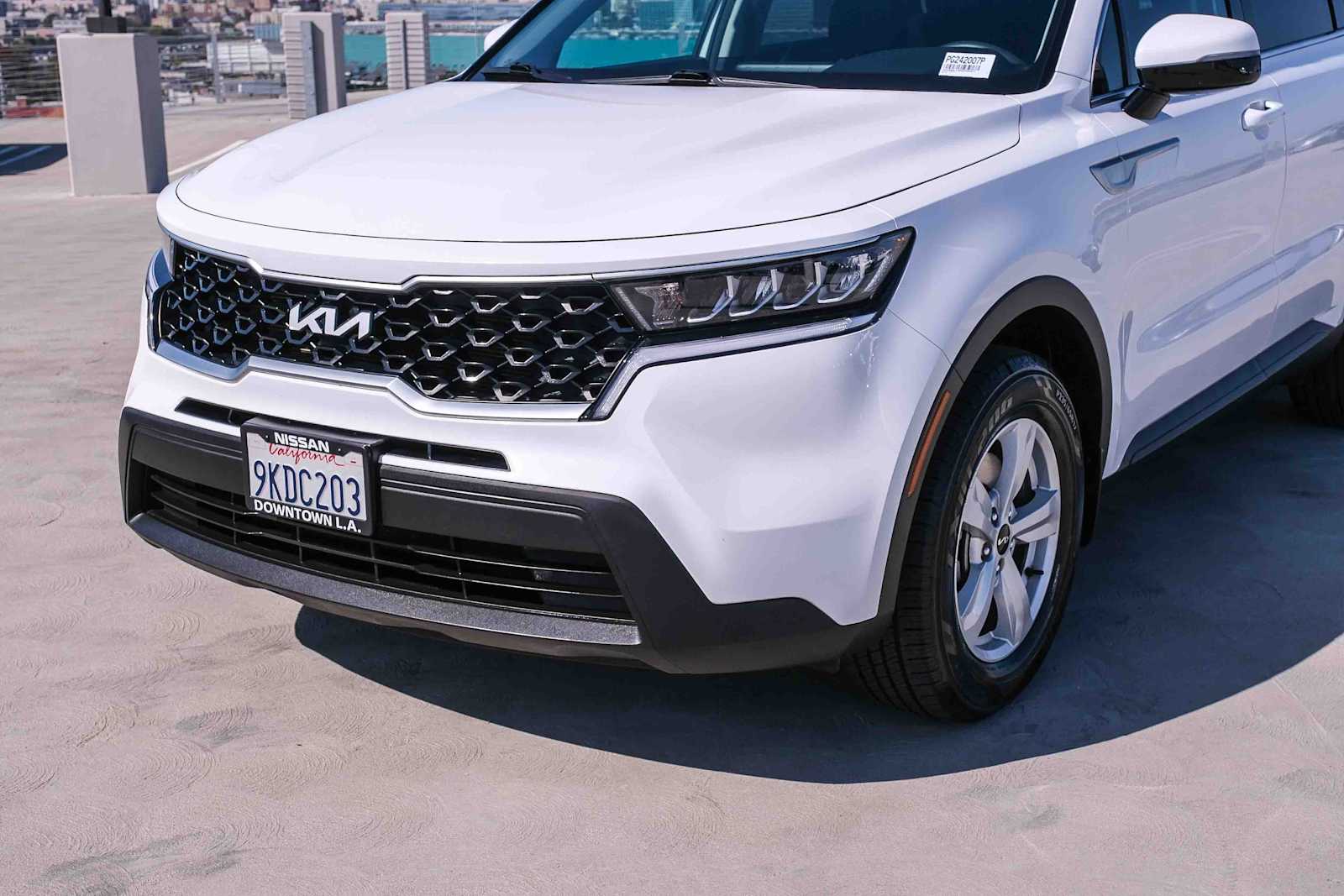 Thumbnail: 2023 Kia Sorento - 11