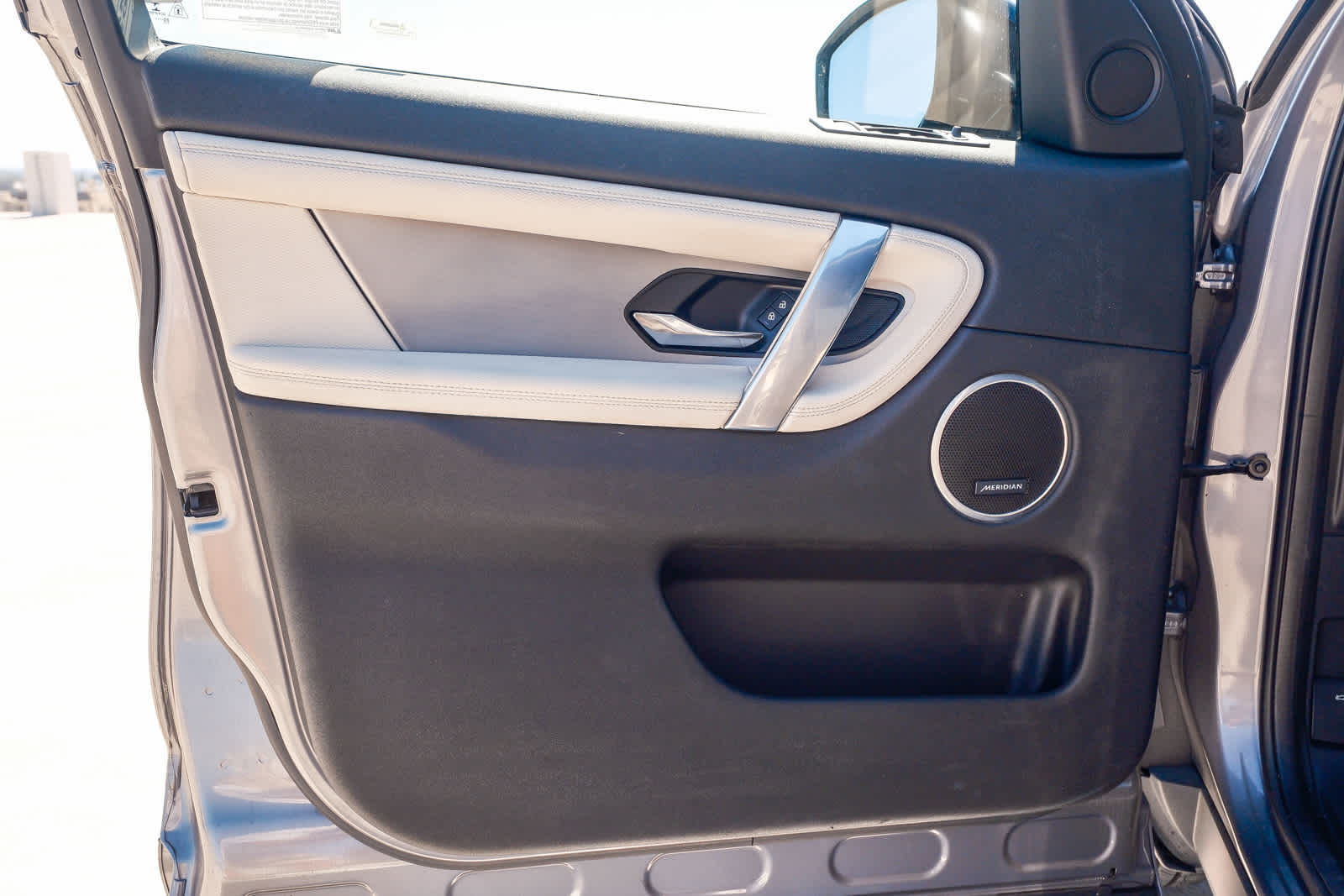 Thumbnail: 2021 Land Rover Discovery Sport - 22