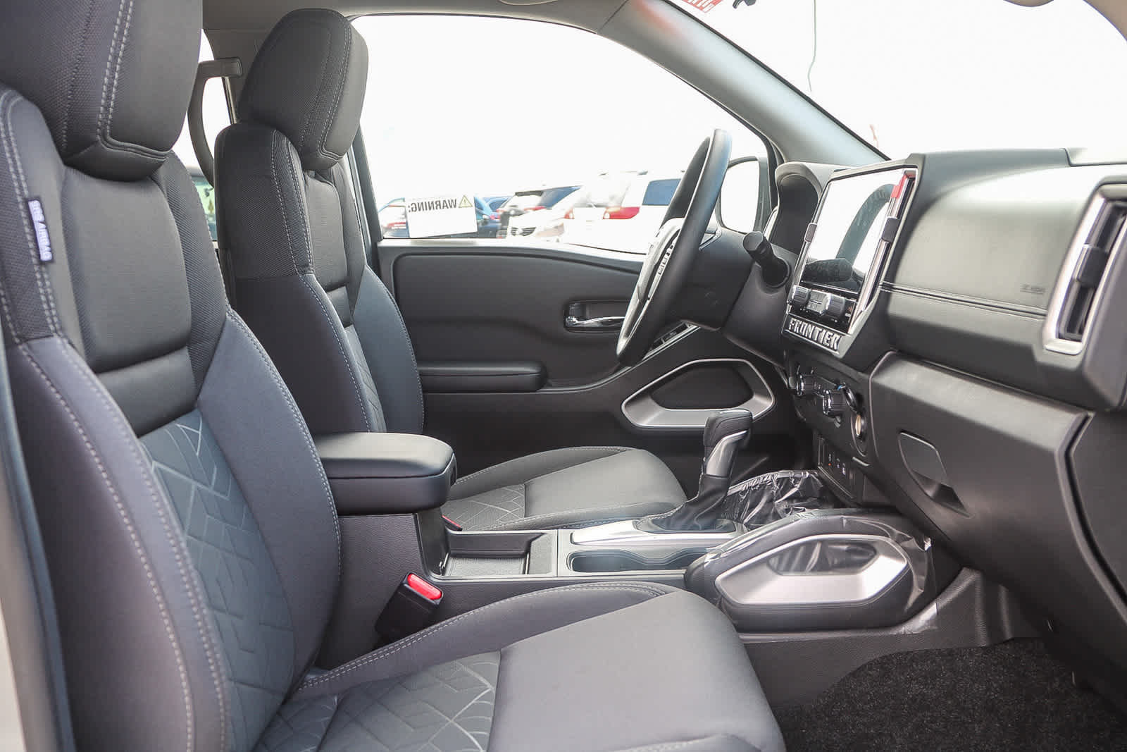 Thumbnail: 2025 Nissan Frontier - 18