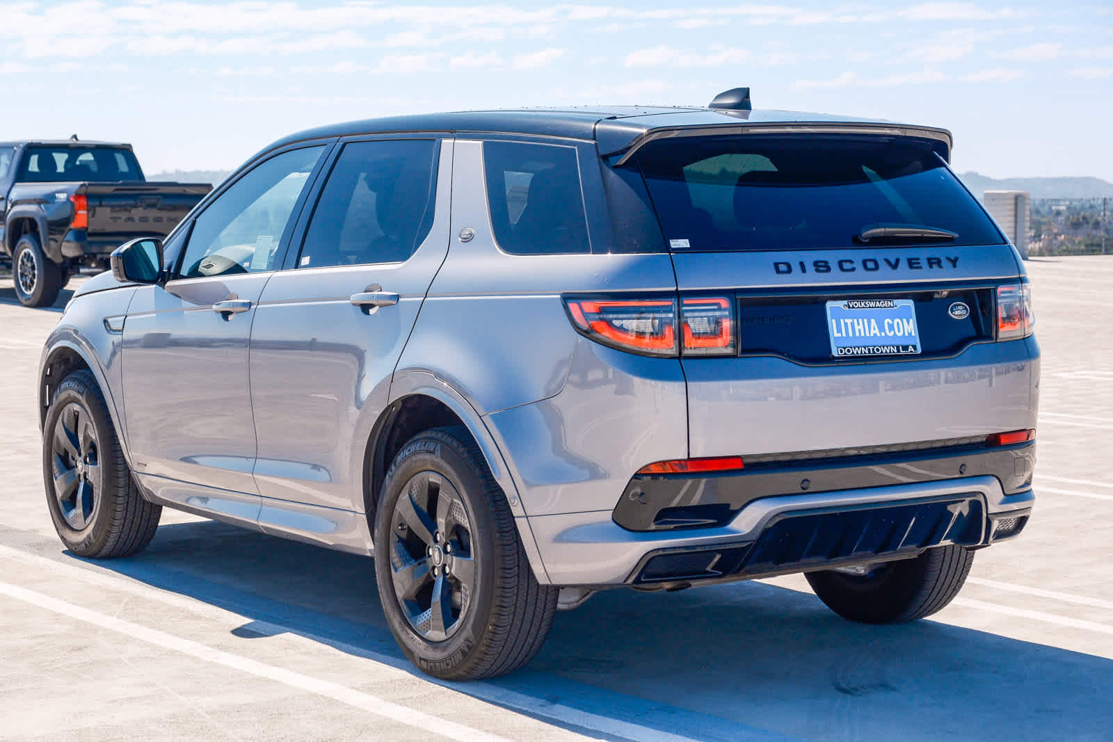 Thumbnail: 2021 Land Rover Discovery Sport - 6