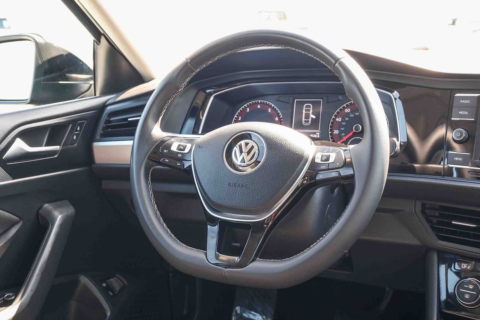 Thumbnail: 2021 Volkswagen Jetta - 17