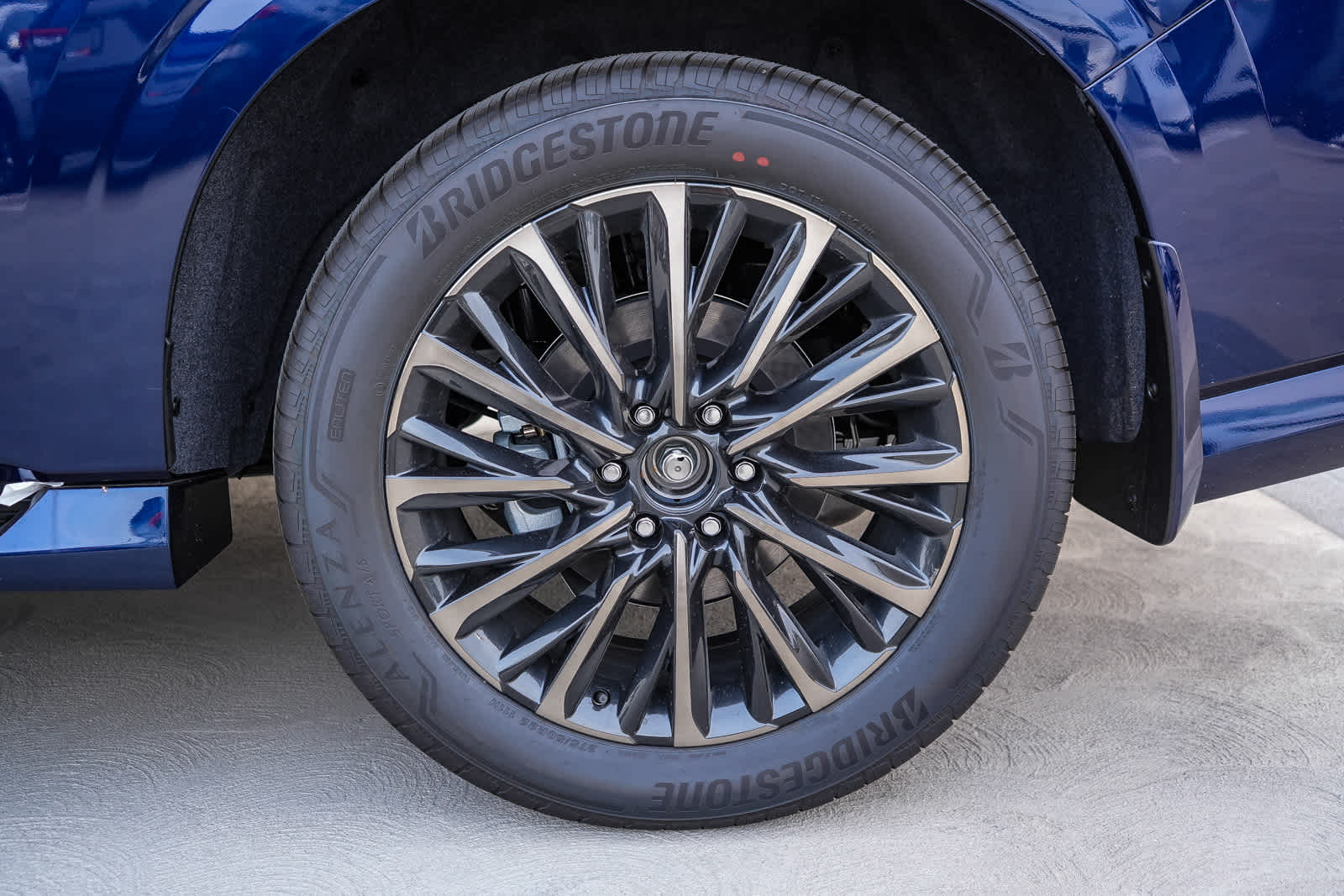 Thumbnail: 2026 INFINITI QX80 - 10