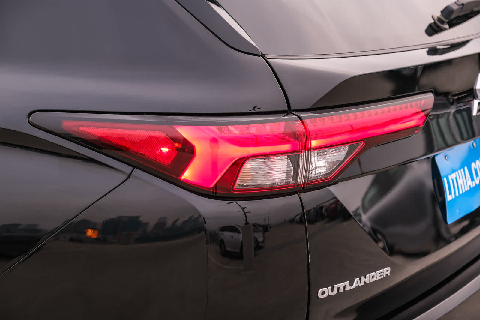 Thumbnail: 2024 Mitsubishi Outlander - 7