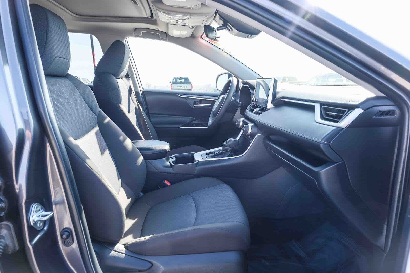 Thumbnail: 2025 Toyota RAV4 - 17