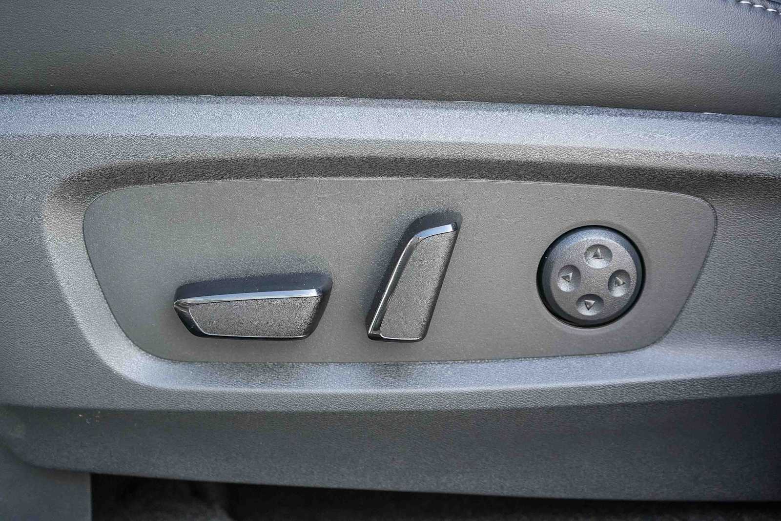 Thumbnail: 2026 INFINITI QX60 - 24