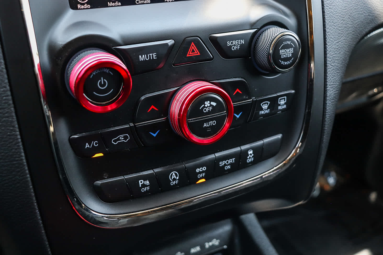 Thumbnail: 2018 Dodge Durango - 24