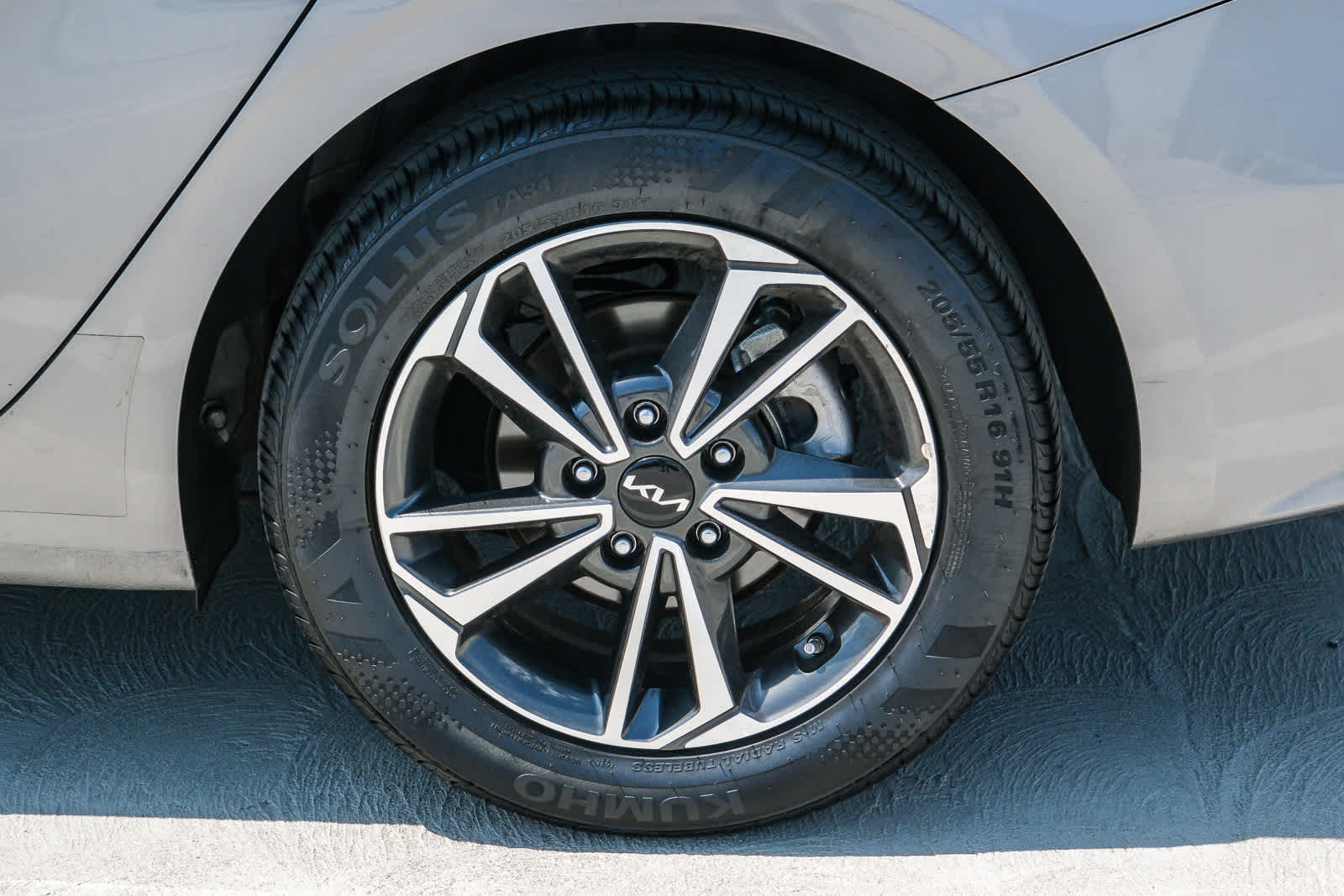 Thumbnail: 2024 Kia Forte - 9