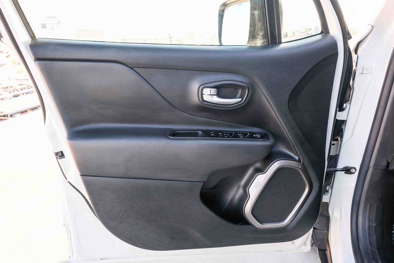 Thumbnail: 2023 Jeep Renegade - 22