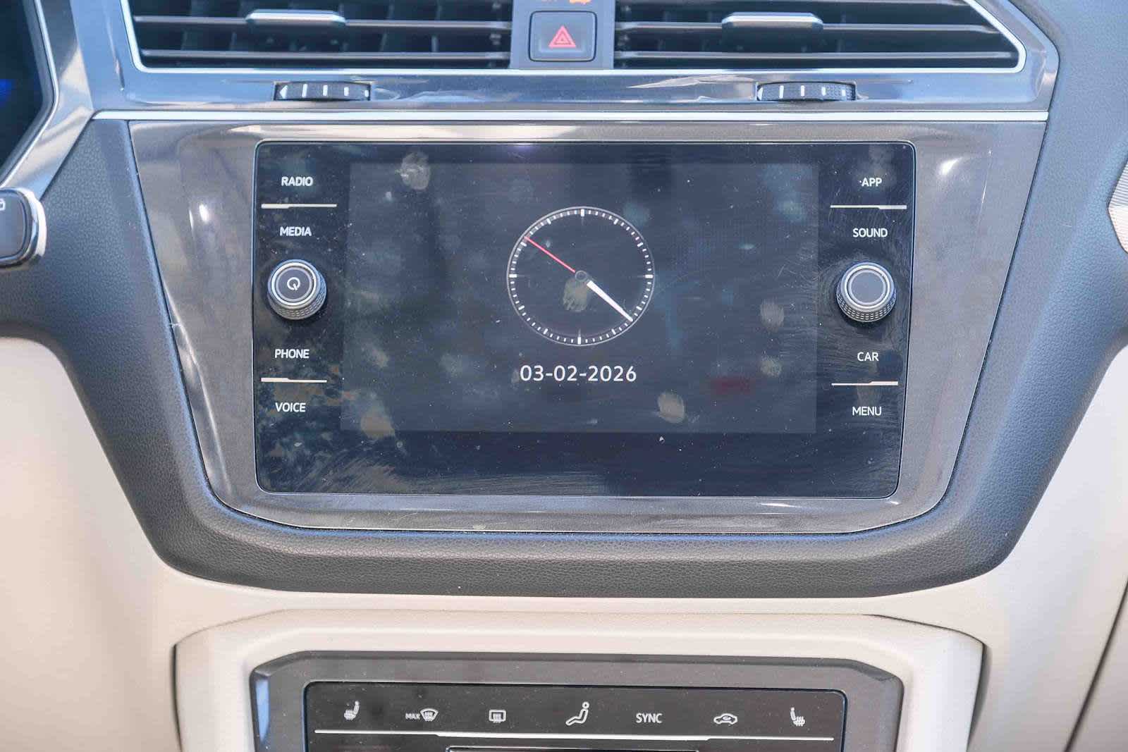 Thumbnail: 2022 Volkswagen Tiguan - 15