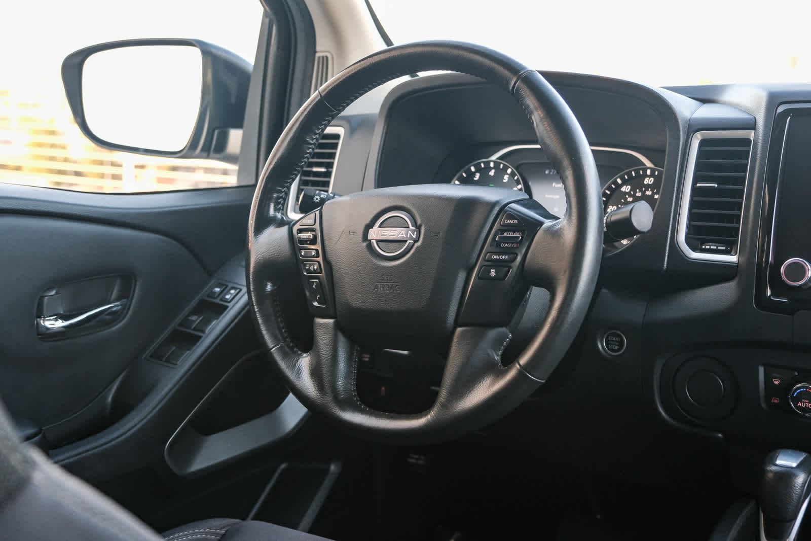 Thumbnail: 2023 Nissan Frontier - 16